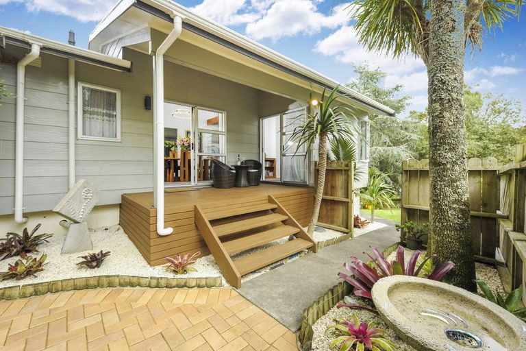 Photo of property in 103 Wirihana Road, Titirangi, Auckland, 0604
