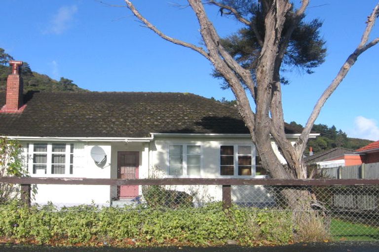 Photo of property in 197 Whites Line East, Waiwhetu, Lower Hutt, 5010