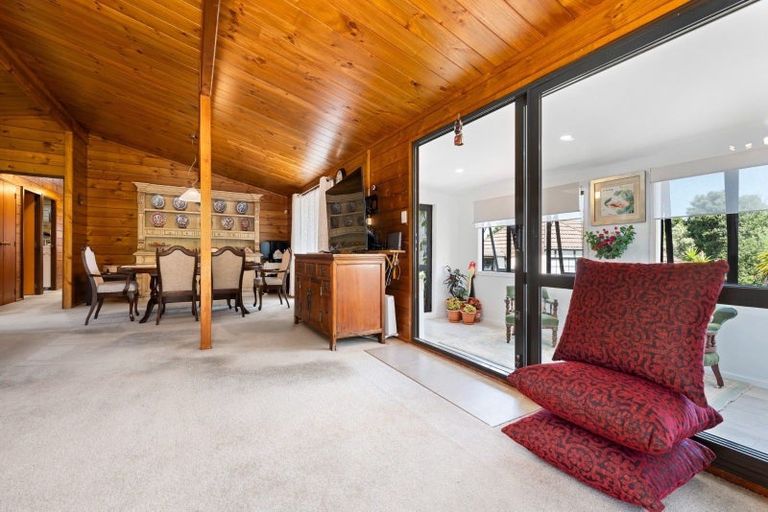 Photo of property in 4 Spruce Place, Totara Heights, Auckland, 2105