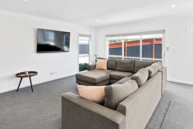 Photo of property in 12 Sussex Street, Levin, 5510