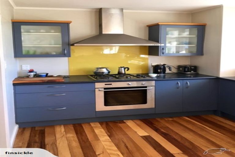 Photo of property in 18 Locking Street, Nelson South, Nelson, 7010