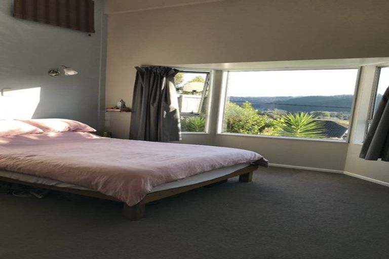 Photo of property in 17a Castle Crescent, Stokes Valley, Lower Hutt, 5019