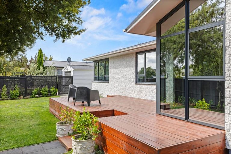 Photo of property in 17 Royleen Street, Casebrook, Christchurch, 8051