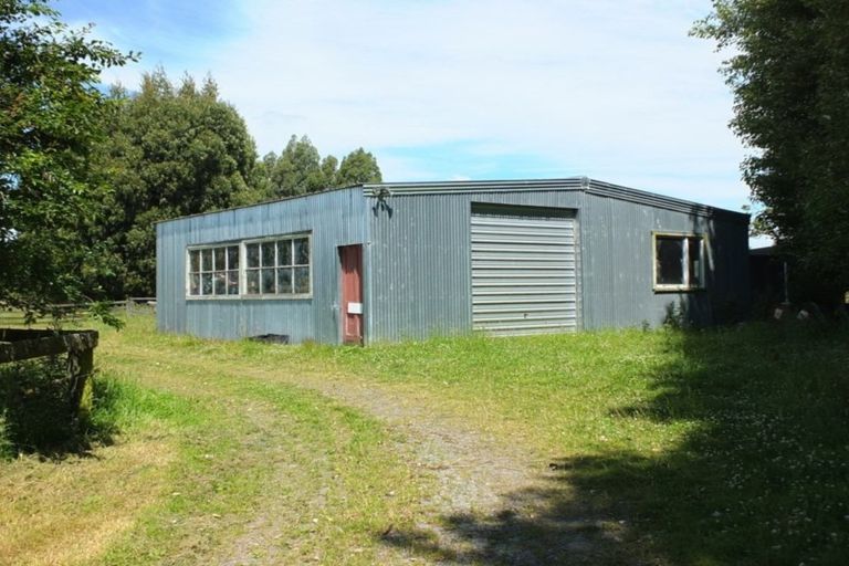 Photo of property in 30 Campbell Road, Winton, 9783