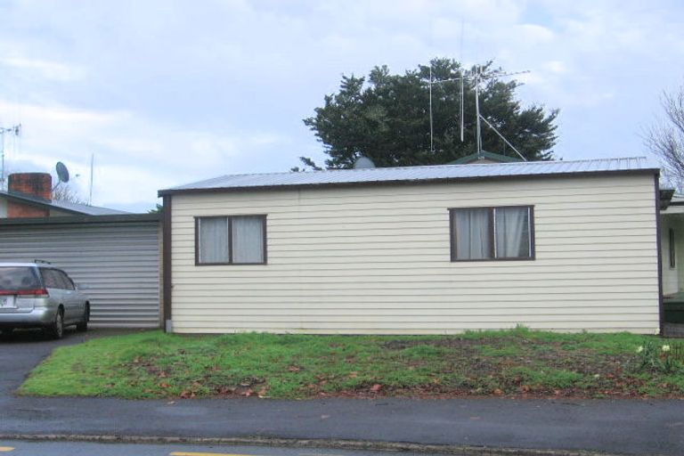 Photo of property in 4 Saint Lukes Place, Bader, Hamilton, 3206