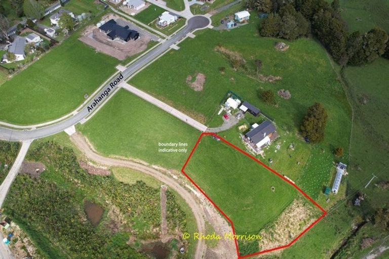 Photo of property in 12 Arahanga Road, Paparoa, 0571