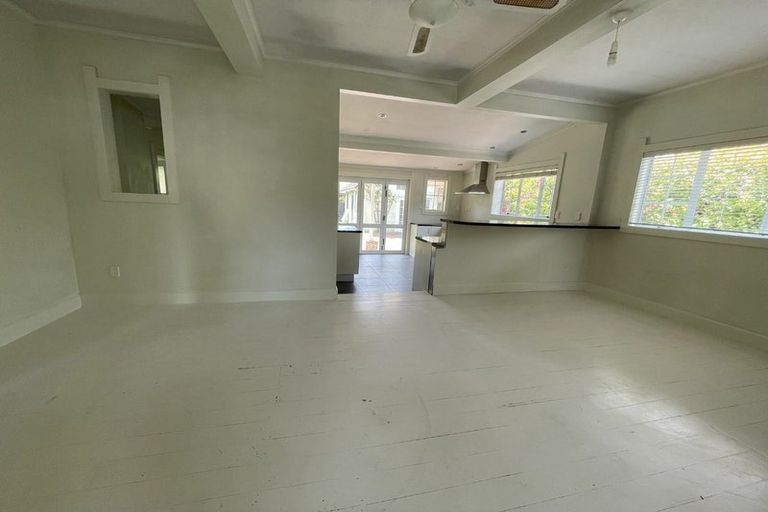 Photo of property in 20 Middle Road, Havelock North, 4130