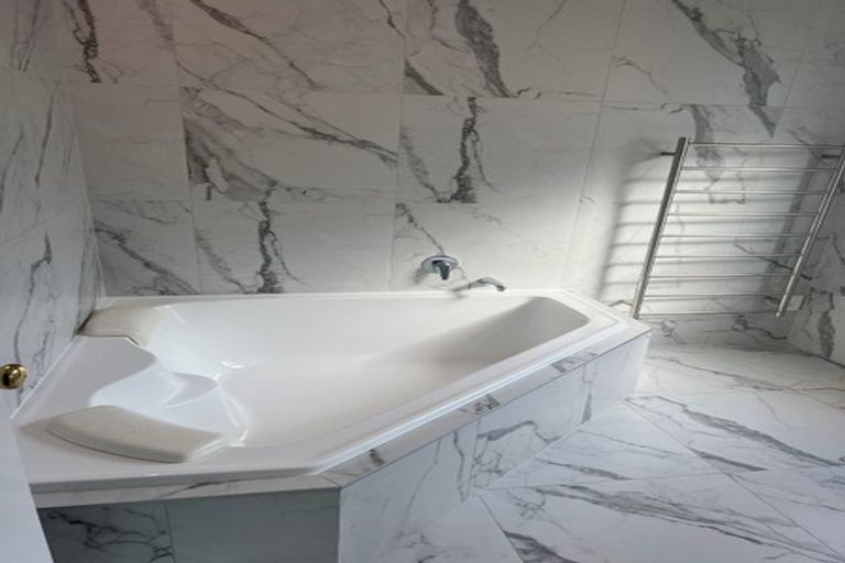 Photo of property in 10 Oban Road, Browns Bay, Auckland, 0630