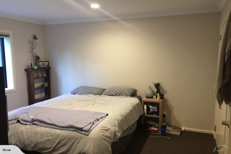 Photo of property in 28b Ronald Woolf Place, Churton Park, Wellington, 6037