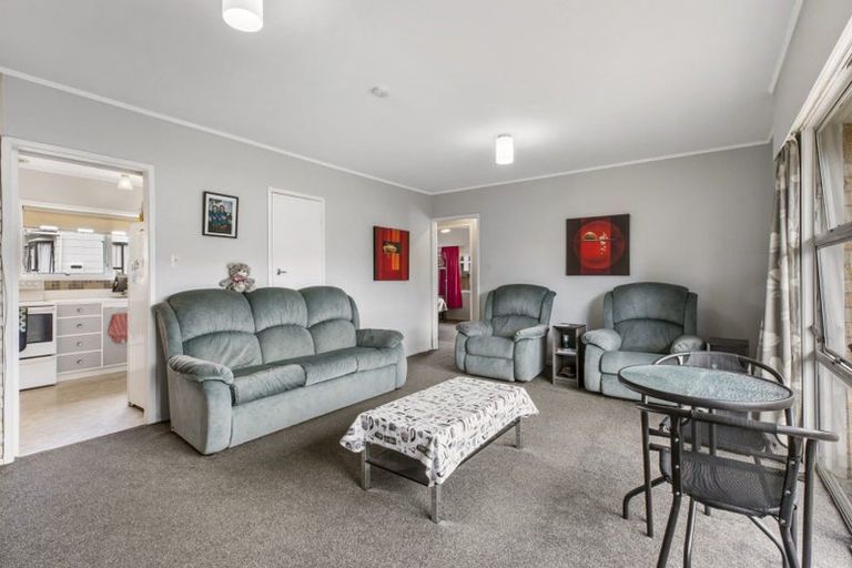 Photo of property in 2/14 Cosgrave Road, Papakura, 2110