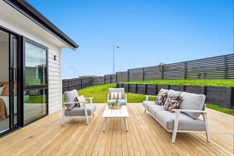 Photo of property in 35 Brigitte View, Snells Beach, 0920