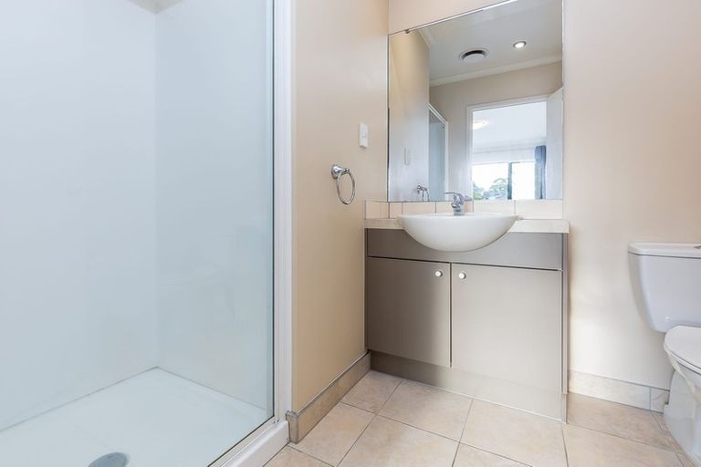 Photo of property in 2 Seamount Drive, Red Beach, 0932