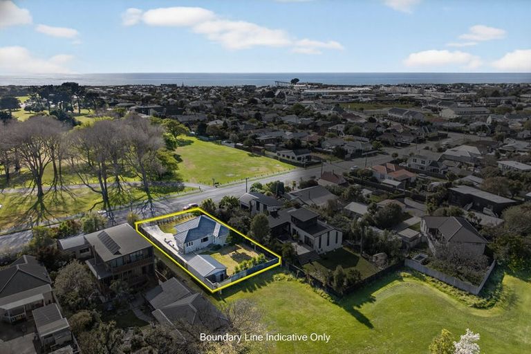 Photo of property in 370 Keyes Road, New Brighton, Christchurch, 8083