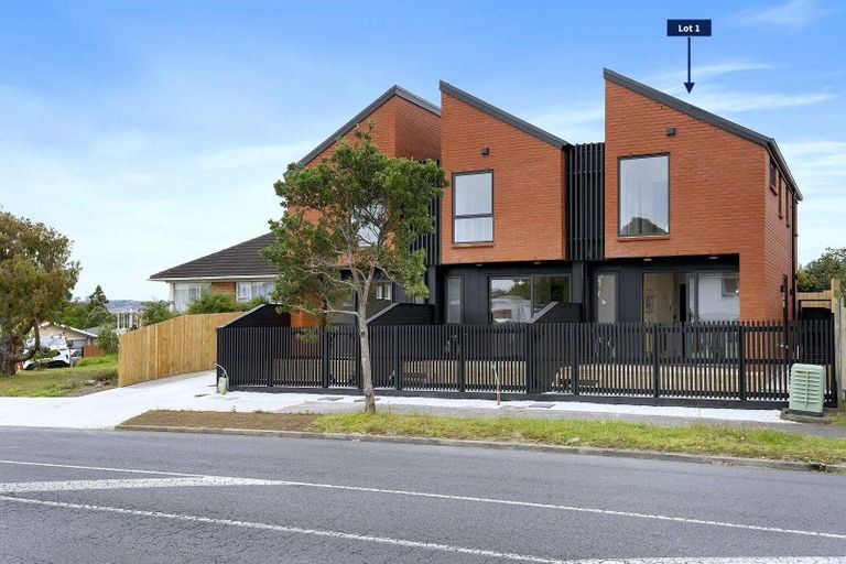 Photo of property in 121a Reeves Road, Pakuranga Heights, Auckland, 2010