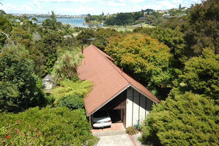 Photo of property in 16 Wilding Avenue, Northcote Point, Auckland, 0627