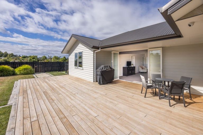 Photo of property in 17 Margot Lane, Matangi, Hamilton, 3283