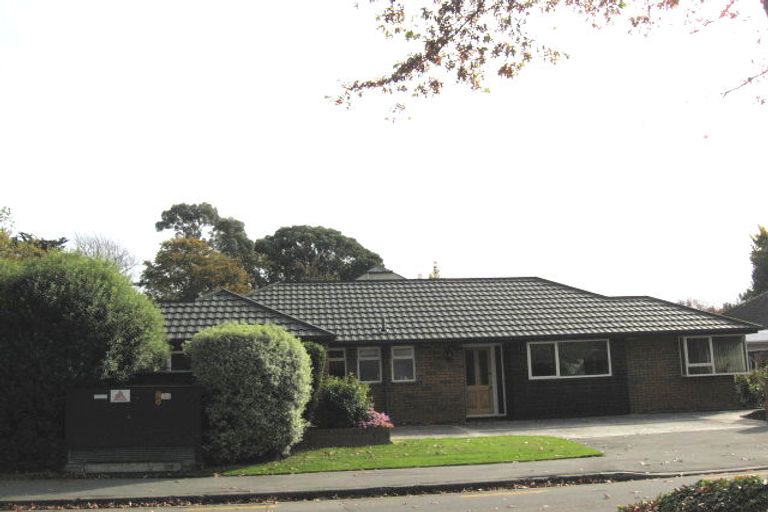 Photo of property in 2/2 Ludecke Place, Sockburn, Christchurch, 8042