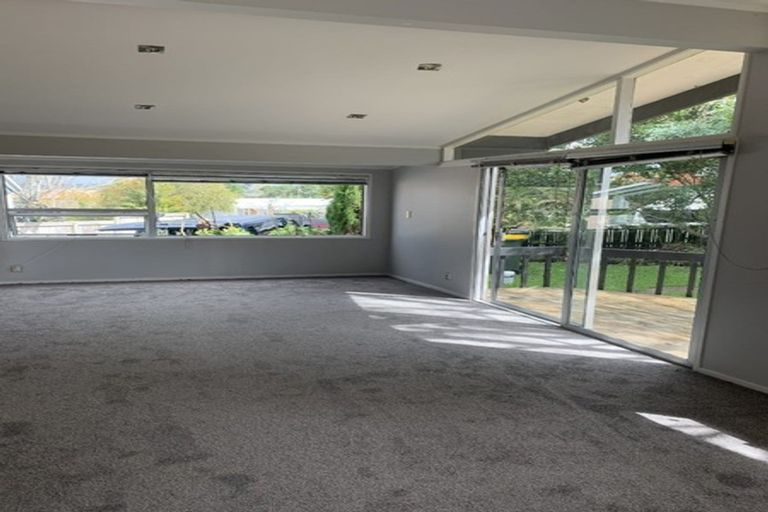 Photo of property in 1/33 Woodstock Road, Forrest Hill, Auckland, 0620