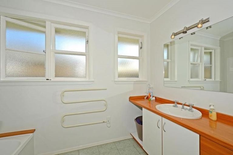 Photo of property in 352a Fergusson Drive, Heretaunga, Upper Hutt, 5018