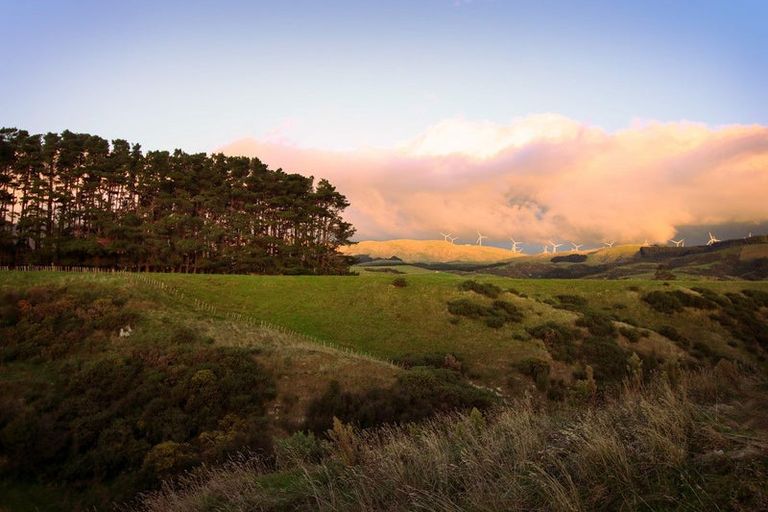 Photo of property in 44 Atlantic Drive, Fitzherbert, Palmerston North, 4410