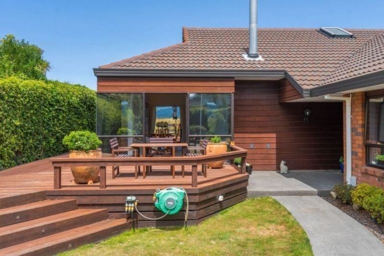 Photo of property in 58 Golf Road, Paraparaumu Beach, Paraparaumu, 5032