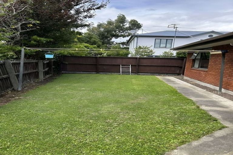 Photo of property in 18b Clyde Road, Upper Riccarton, Christchurch, 8041