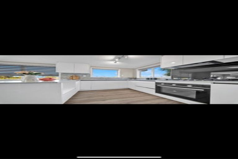 Photo of property in 3 Innismara Avenue, Wattle Downs, Auckland, 2103