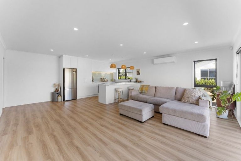 Photo of property in 57 Seagrass Place, Otaki Beach, Otaki, 5512