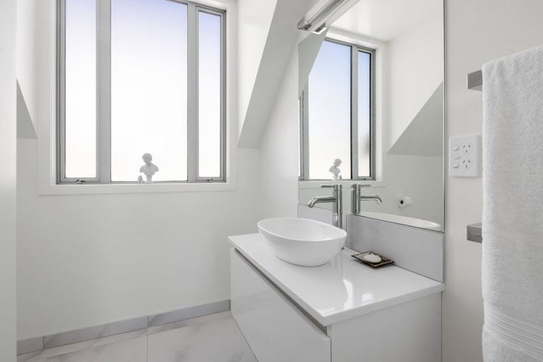 Photo of property in 1 Le Quesnoy Place, Cambridge, 3434