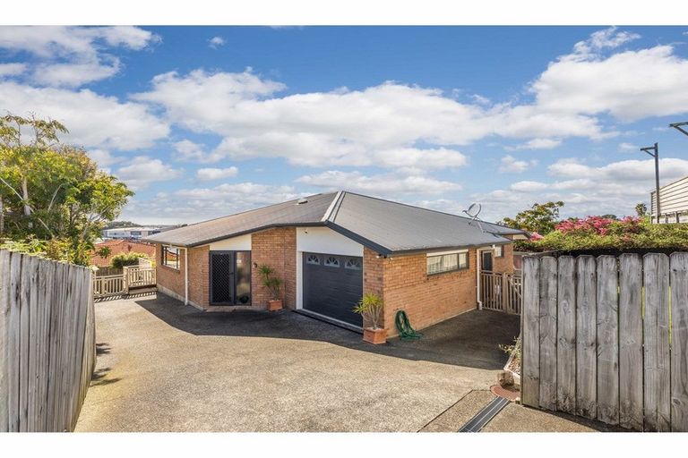 Photo of property in 15c Rishworth Avenue, Stanmore Bay, Whangaparaoa, 0932