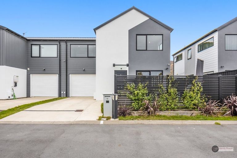 Photo of property in 11 Desert Gold Lane, Wallaceville, Upper Hutt, 5018
