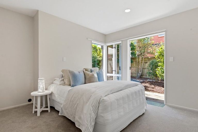 Photo of property in 2/99 Hebron Road, Waiake, Auckland, 0630