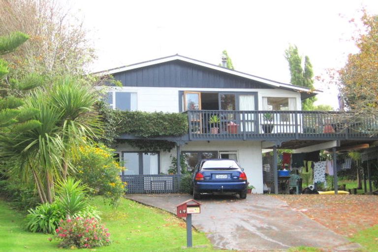 Photo of property in 17 Eagle Place, Red Beach, 0932
