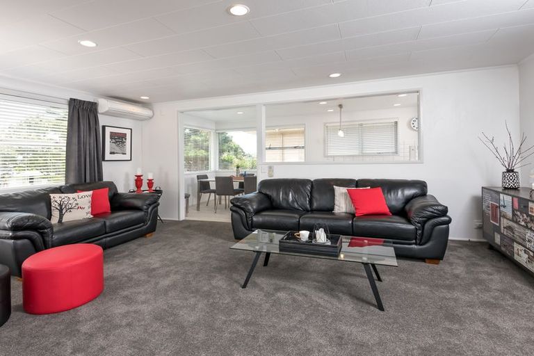 Photo of property in 6 Yeoman Place, Howick, Auckland, 2014