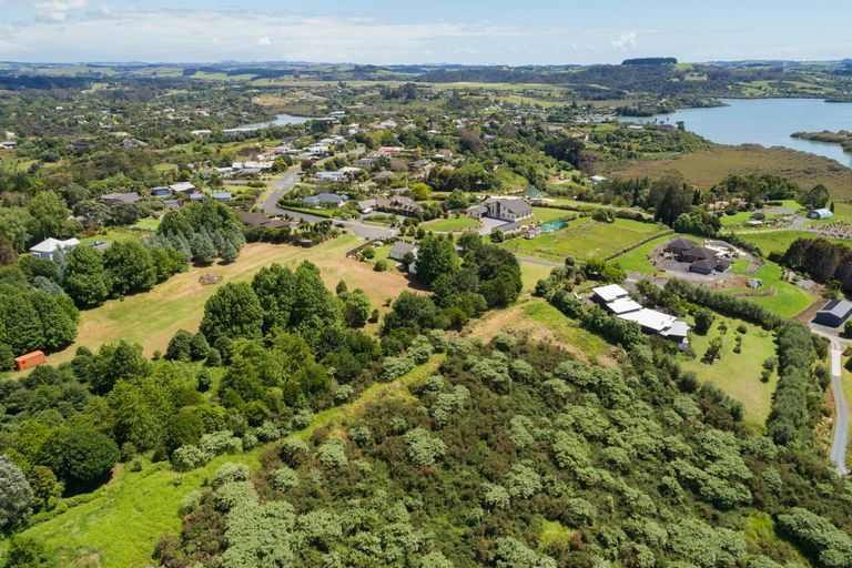 Photo of property in 10 Heron Hill, Kerikeri, 0230