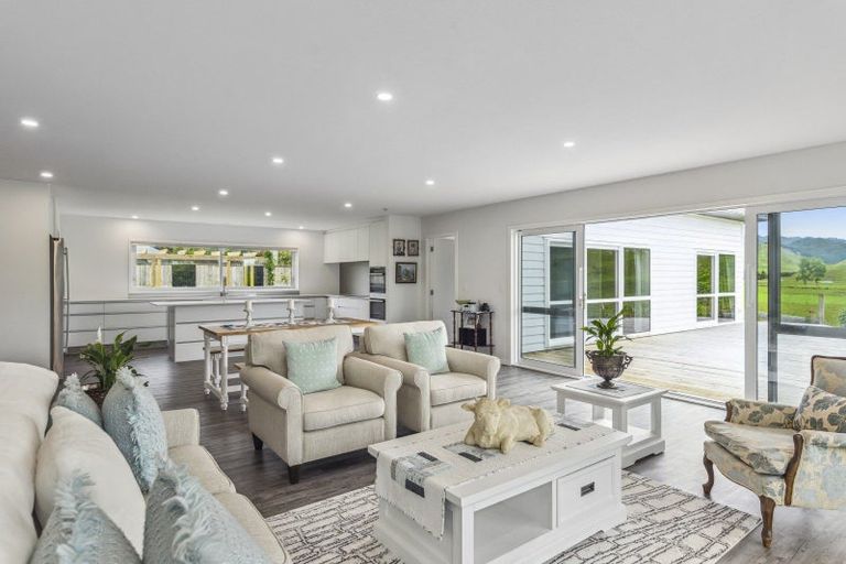 Photo of property in 44a Mountain View Drive, Manakau, Otaki, 5583