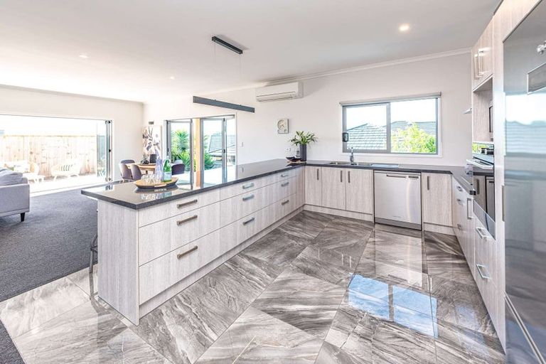 Photo of property in 14 Magnolia Crescent, Tawhero, Whanganui, 4501