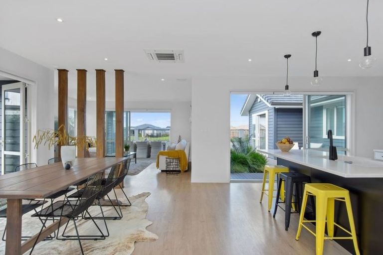 Photo of property in 30 Cassinia Close, Papamoa Beach, Papamoa, 3118