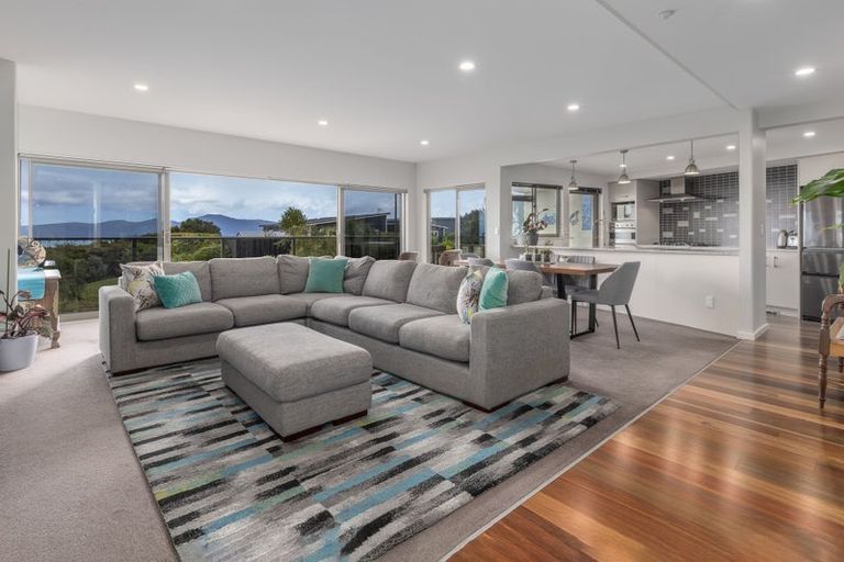 Photo of property in 2 Ocean Vista Lane, Paraparaumu, 5032