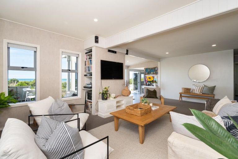 Photo of property in 2 Collison Terrace, Haumoana, 4102