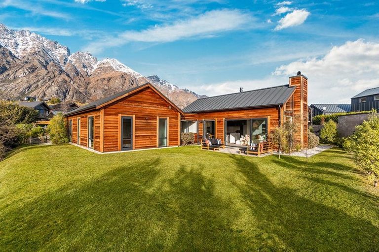 Photo of property in 4 Aberdare Court, Jacks Point, Queenstown, 9371