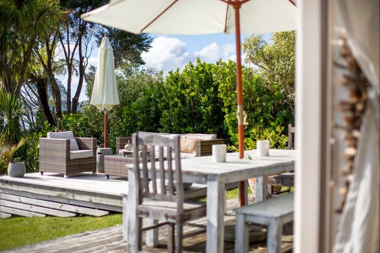 Photo of property in 37 Bay View Road, Raglan, 3225