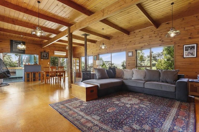 Photo of property in 114 Mountain Road, Henderson Valley, Auckland, 0612