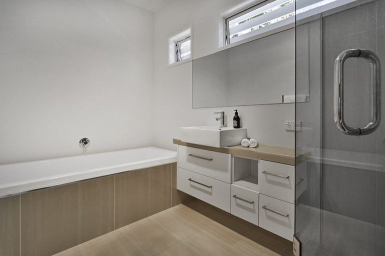 Photo of property in 3 Hikanui Drive, Havelock North, 4130