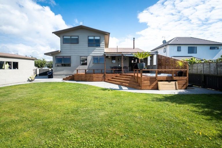 Photo of property in 5 Valerie Street, Clive, 4102