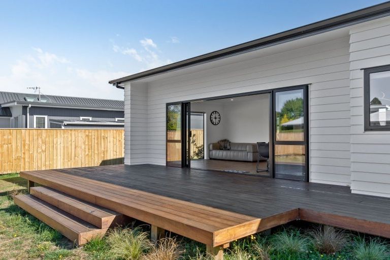 Photo of property in 21 Coralie Place, Lansdowne, Masterton, 5810