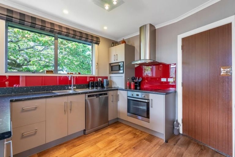 Photo of property in 18 Bullar Street, Grasmere, Invercargill, 9810