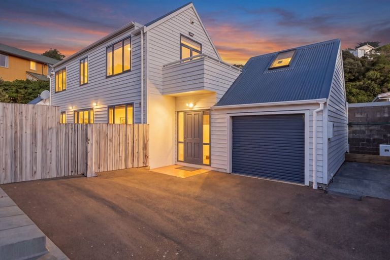 Photo of property in 8a Darlington Road, Miramar, Wellington, 6022