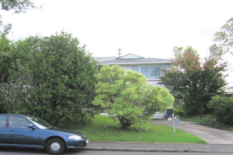 Photo of property in 21 Roick Parade, Glen Eden, Auckland, 0602