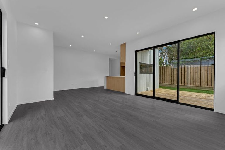 Photo of property in 3b Raupapa Street, Northcote, Auckland, 0627